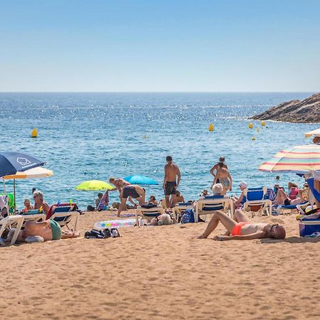 4 Bedroom Stunning Apartment In Tossa De Mar Exterior photo